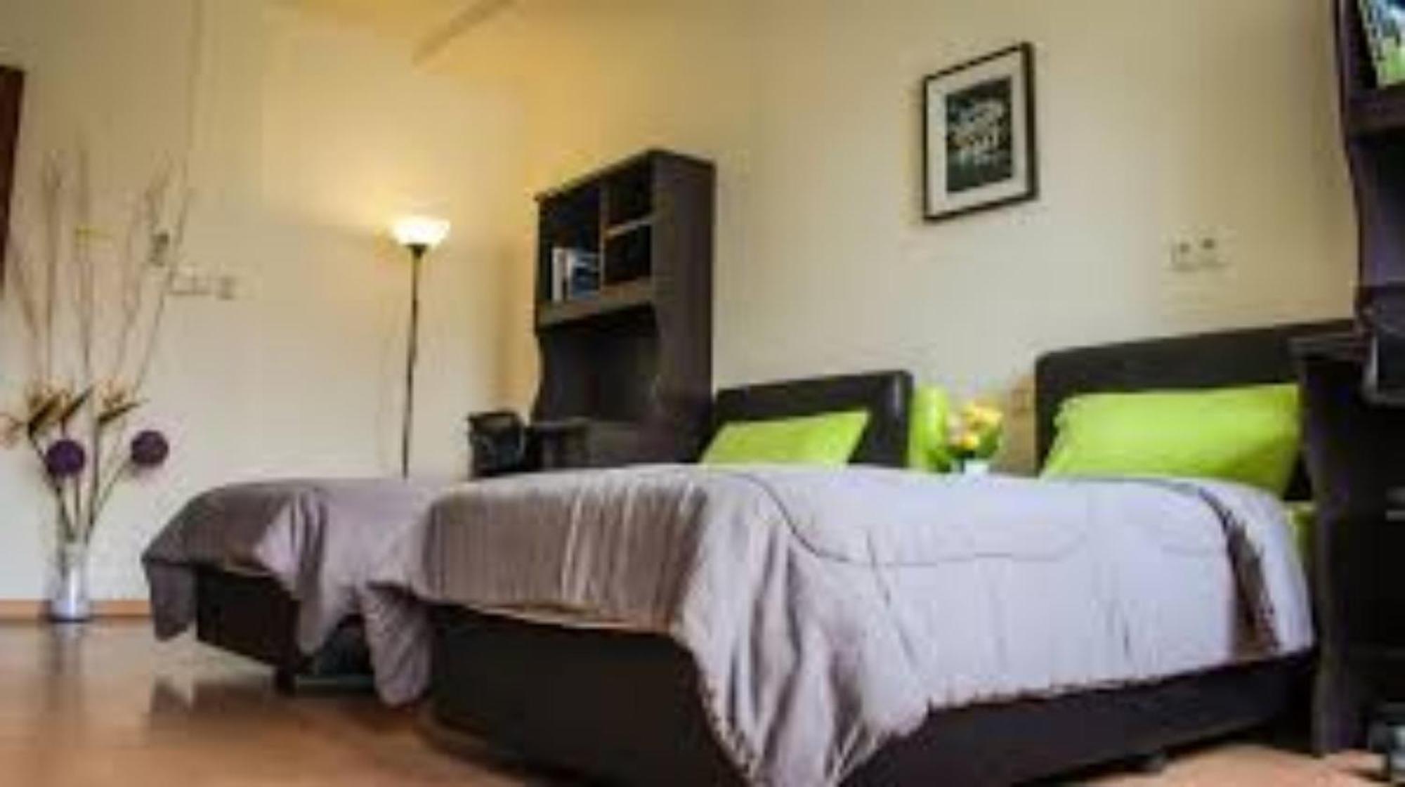 Staff Guest House Nyiregyhaza Ngoại thất bức ảnh